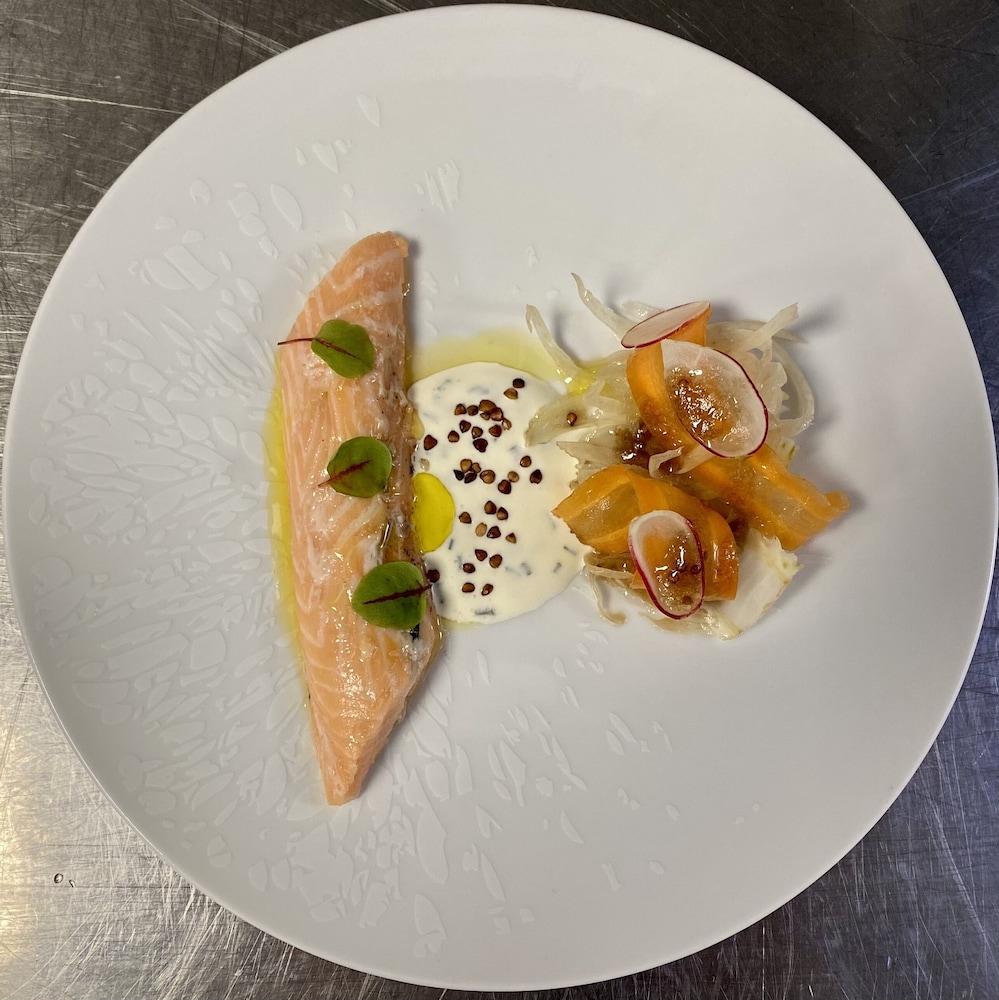 De Brunville Et Restaurant Le Café Louis