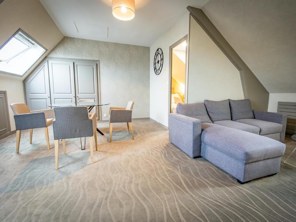 Hotel De Brunville Et Restaurant Le Café Louis 3*