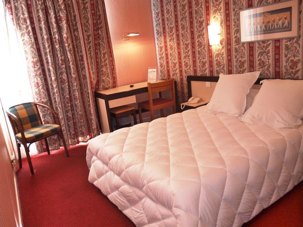 De Brunville Et Restaurant Le Café Louis Hotel Bayeux